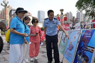 比卢普斯：会给亨德森提供帮助 会帮助他学习比赛